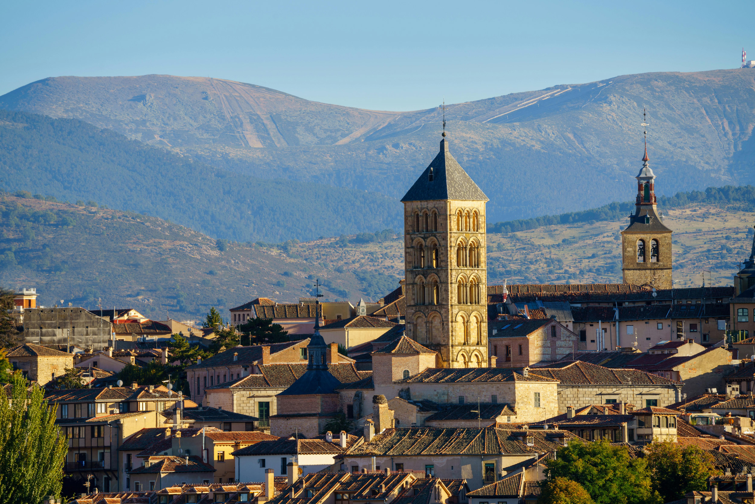 slider-segovia-mountains-pexels-perrucho-2-5k